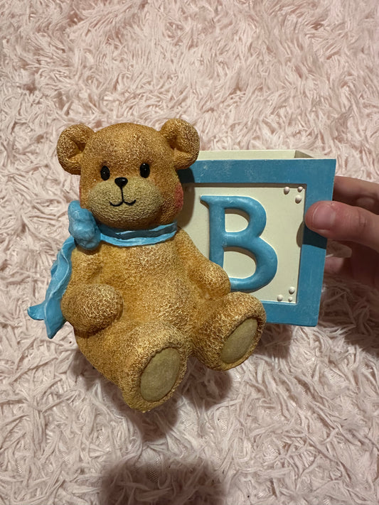 Ceramic 1995 vintage piggy bank!