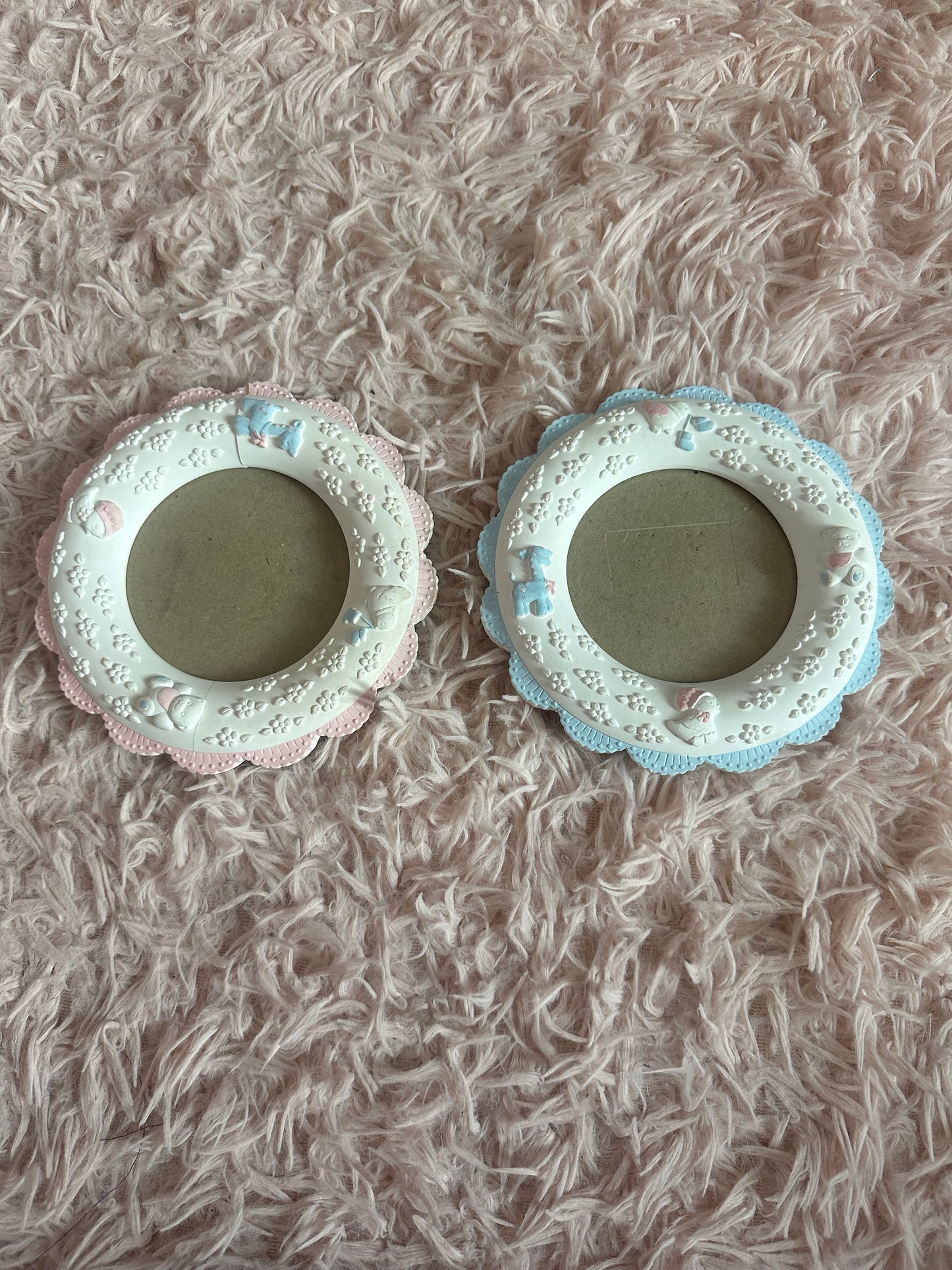 2 pack Russ vintage picture frames! Pastel baby