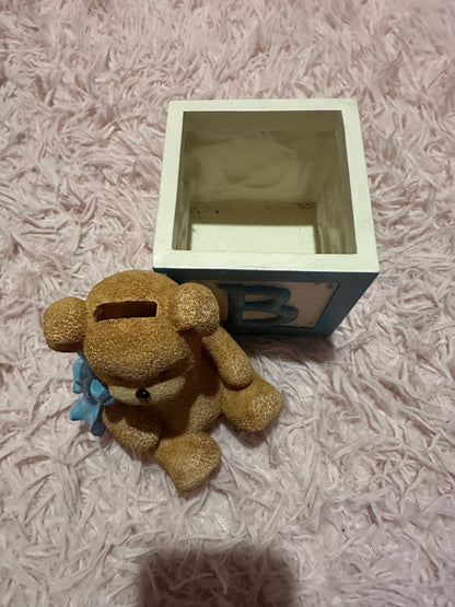 Ceramic 1995 vintage piggy bank!